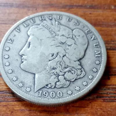LOT 42 EARLY SILVER DOLLAR