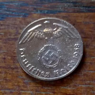 LOT 44 OLD WW II GERMAN COIN