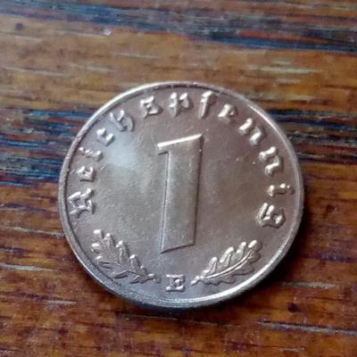 LOT 44 OLD WW II GERMAN COIN