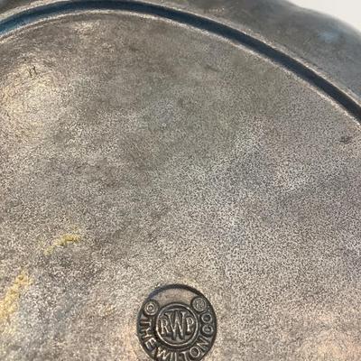 Wilton chip & dip - 2 pieces 15" x 12"