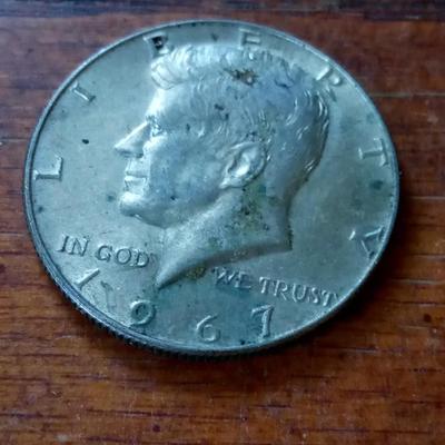 LOT 48 1967 KENNEDY HALF DOLLAR