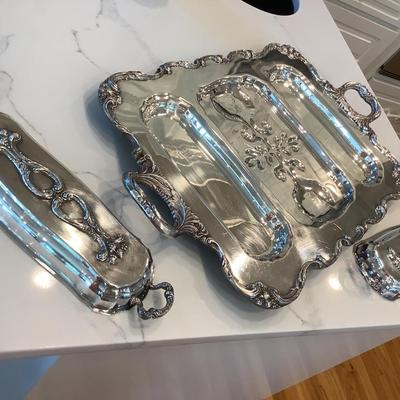 Vintage Roast platter with covers and handles 27” x 16”