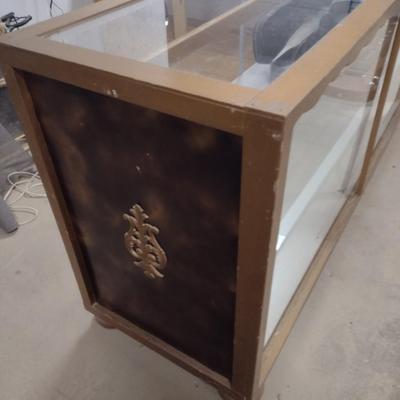 Retail 6' Glass Display Cabinet (No Contents)