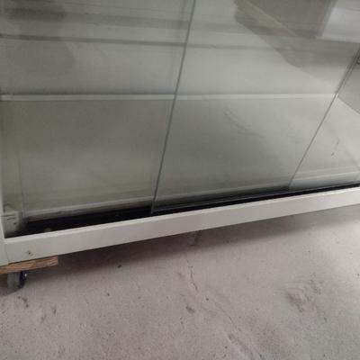 Commercial Retail Metal Case Display Cabinet on Casters