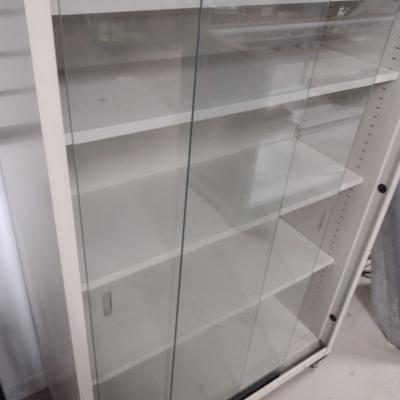 Commercial Retail Metal Case Display Cabinet on Casters