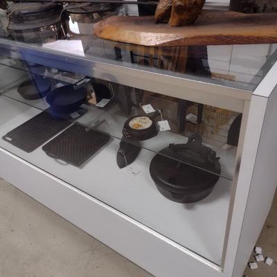 Retail 5' Glass Display Cabinet (No Contents)