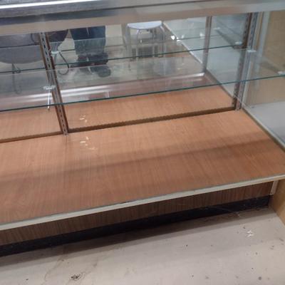 Retail 6' Glass Display Cabinet (No Contents)