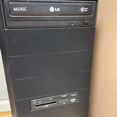 LG desktop computer w/speakers