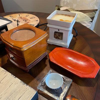 Misc decorative lot