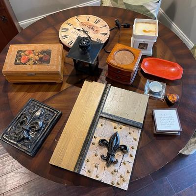 Misc decorative lot