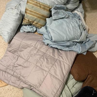 King comforter lot