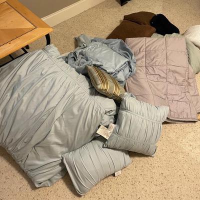 King comforter lot