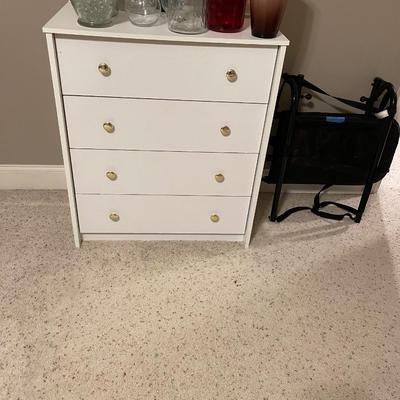 White chest of drawers