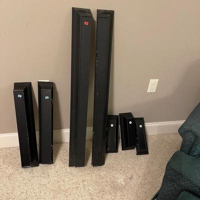 Assorted size shelf lot