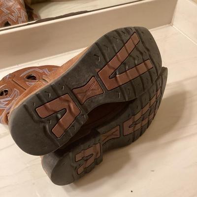Men’s work boots