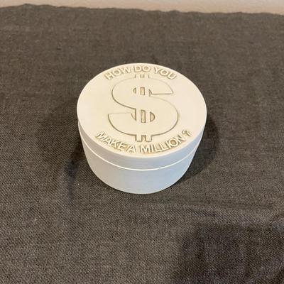 Funny covered loose change dish