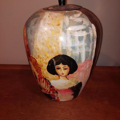 Women on urn