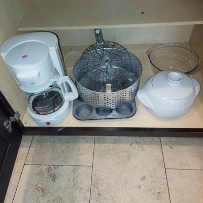 Kitchen cabinet lot