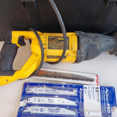 Dewalt Dwe305 reciprocating saw