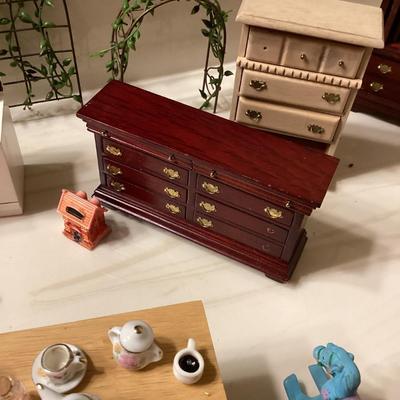 Doll house furniture