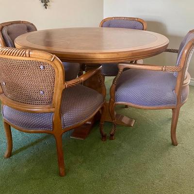 Round Table and 4 Chairs