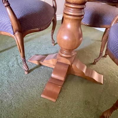 Round Table and 4 Chairs