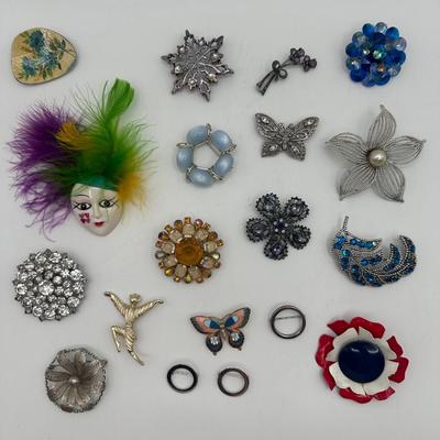 Collection of Brooches (57)