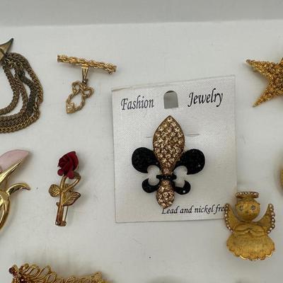 Collection of Brooches (57)