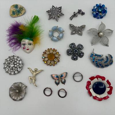 Collection of Brooches (57)
