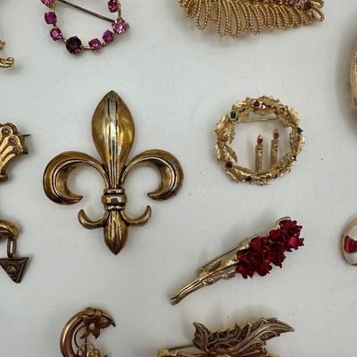 Collection of Brooches (57)