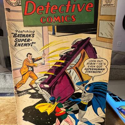 1957 - 10 cent Detective Comics Dec. #250 Featuring Batman's super enemy