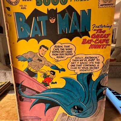 10 Cent Silver Aug. #101 Batman Featuring "The great Bat-cape Hunt"