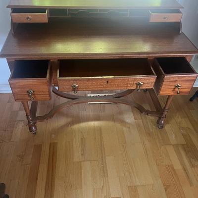 Vintage Wooden Writing Desk (LR-MG)