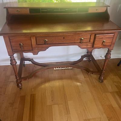 Vintage Wooden Writing Desk (LR-MG)