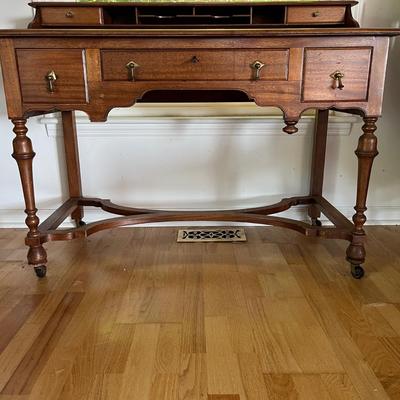 Vintage Wooden Writing Desk (LR-MG)