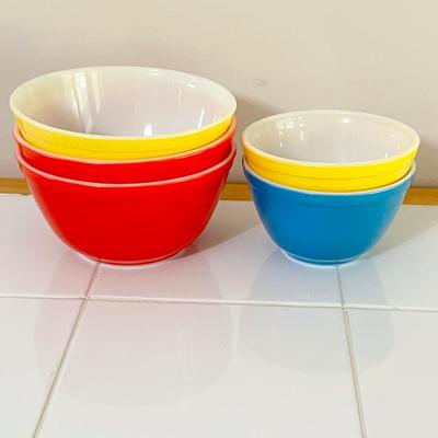 PYREX ~ Set Of Five (5) Assorted Mixing Bowls