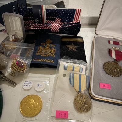 Military Metals, Pins & Commemorative coins
