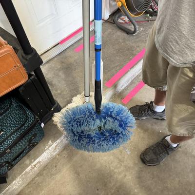 Vases & Dust mops