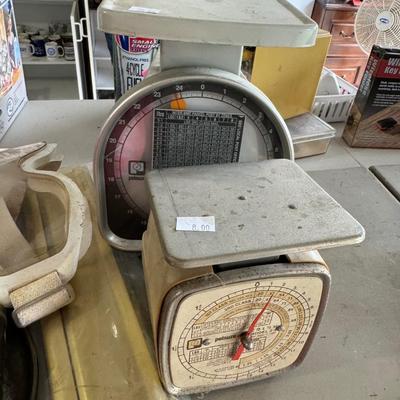 Miscellaneous picture frames, plaques, and household