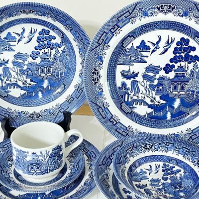 CHURCHILL ~ Willow Blue ~ 7 Piece Service For 12 ~ BONUS Salt & Pepper Shakers