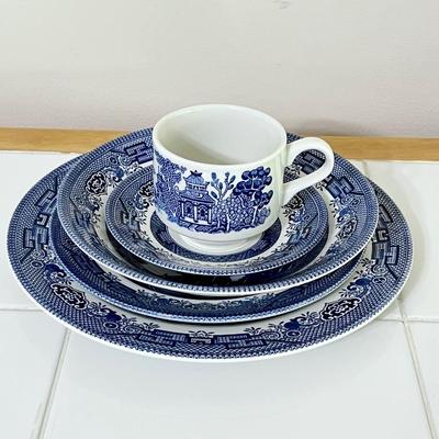 CHURCHILL ~ Willow Blue ~ 7 Piece Service For 12 ~ BONUS Salt & Pepper Shakers