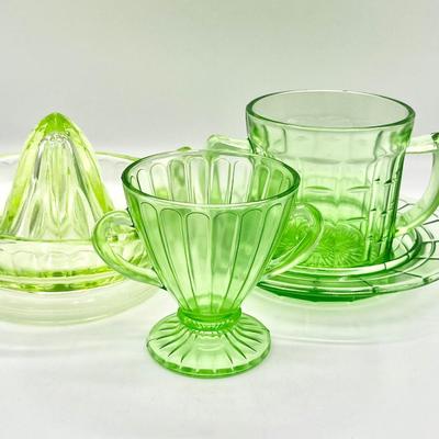 HAZEL ATLAS ~ Uranium Sugar/Creamer & Juicer ~ 3 Piece Set