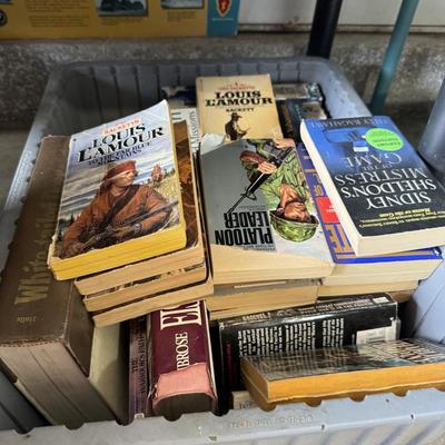 Miscellaneous military items and books