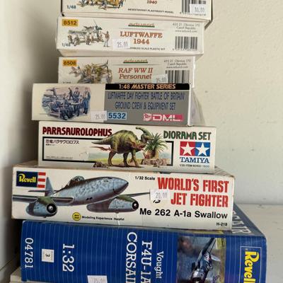 Airplane models and crew and military literature