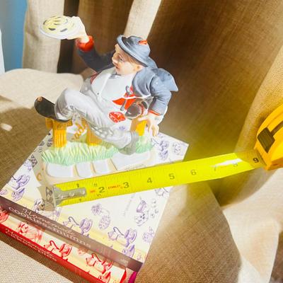 Norman Rockwell Porcelain Figurine & 2 Pie Recipe Books