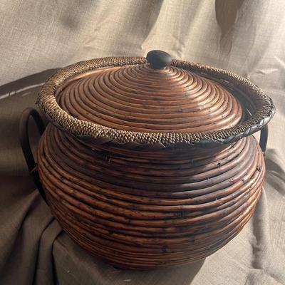 Vintage Pencil Reed Coiled Low Lid Basket Large