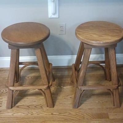 Set of 4 Amish Made Solid Oak Swivel Top Bar Stools