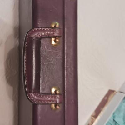 Heritage Burgundy /Maroon Leather Attaché Briefcase Suede Interior Front Change Combination Lock