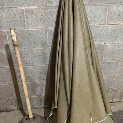 Brown Jordan Patio Table Umbrella with weighted Umbrella Stand