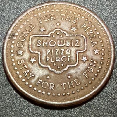 Vintage ShowBiz Pizza Place token